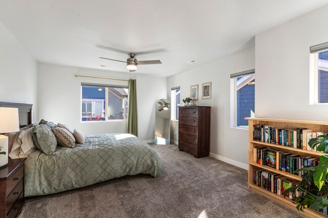 Building Photo - West Haven