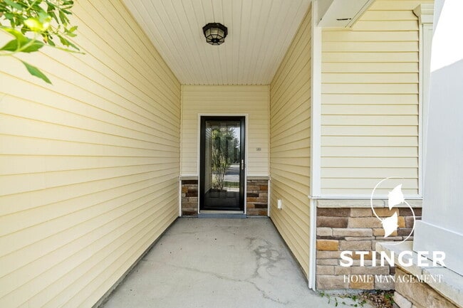 Building Photo - 46 Cedar Creek Cir