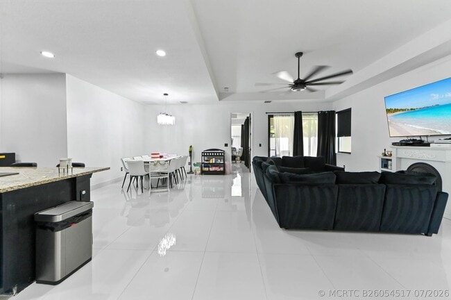 Building Photo - 7461 Moonrise Dr