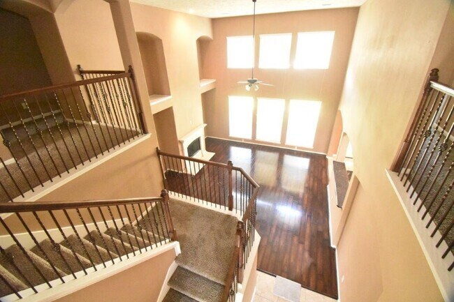 Building Photo - 22306 Fieldcrest Ln