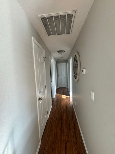 Building Photo - 4884 Thrush Ln