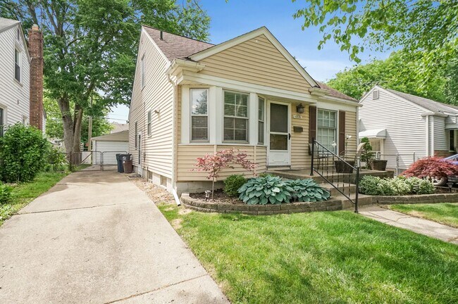 Building Photo - Charming 3-Bedroom Home with Finished Basement in Royal Oak