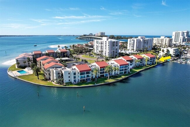 Primary Photo - 868 Bayway Blvd