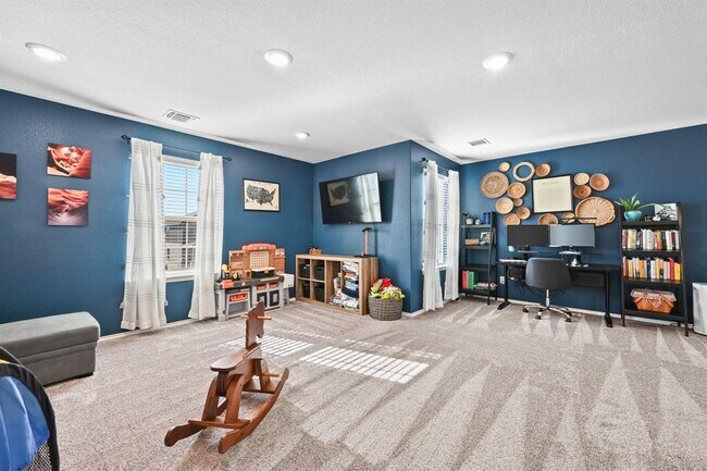 Building Photo - 317 Black Alder St