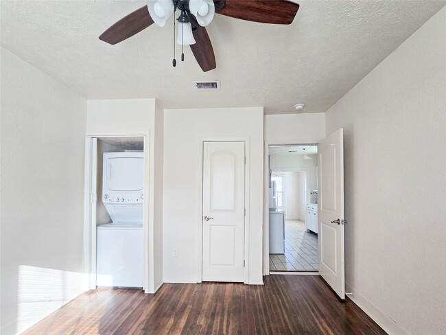 Building Photo - 5309 Avenue O