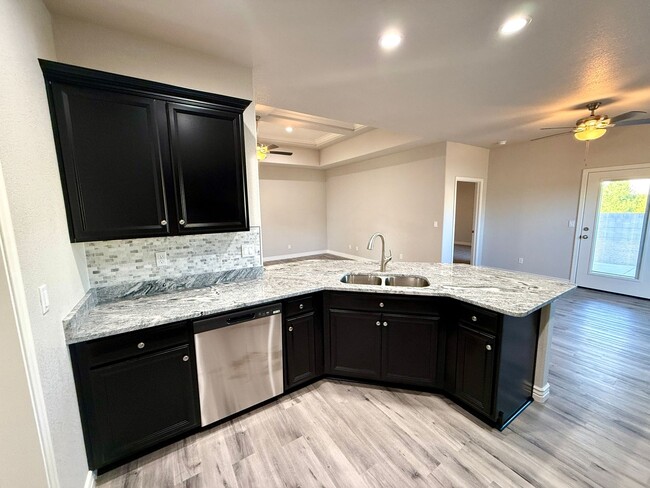 Building Photo - New 2024 Built Beautiful 3 Bedroom Home in...