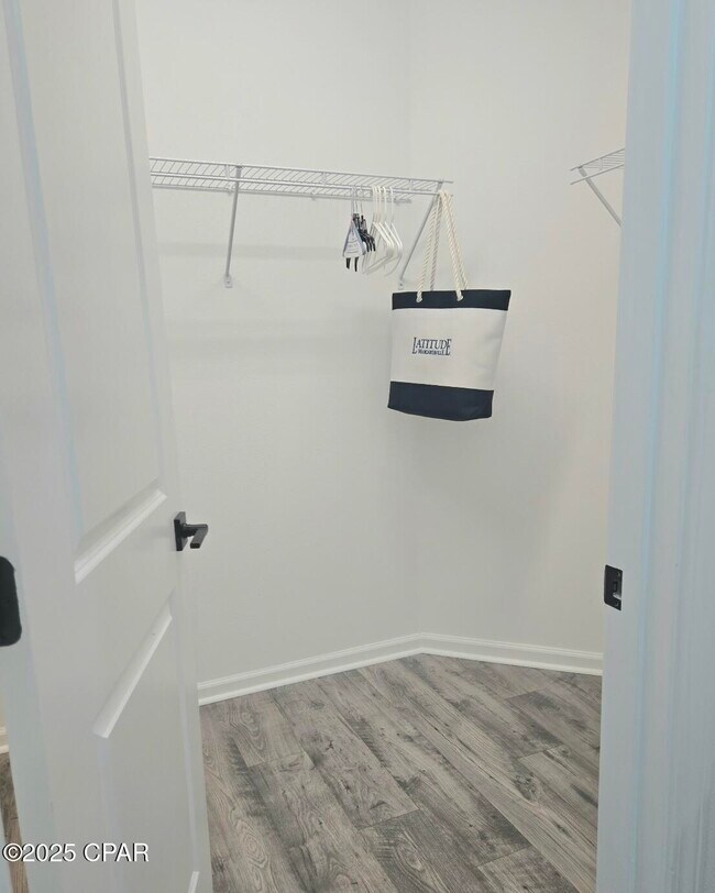 Building Photo - 8958 Parrot Pl