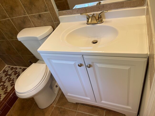 Building Photo - 152 Rountree Rd