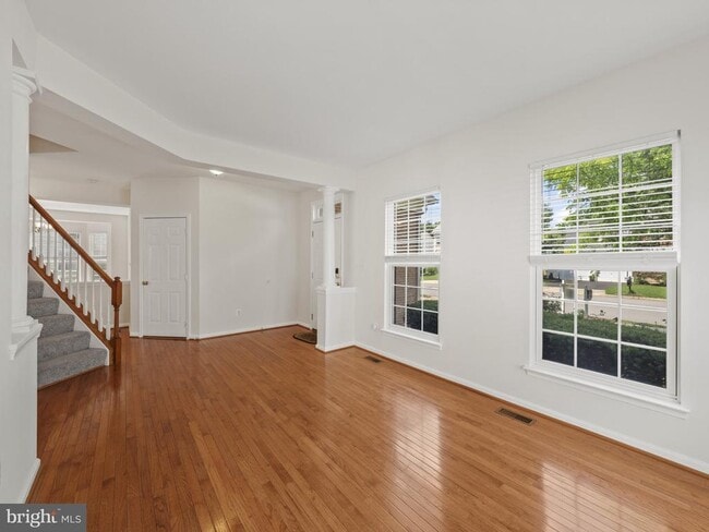 Building Photo - 43103 Lake Ridge Pl