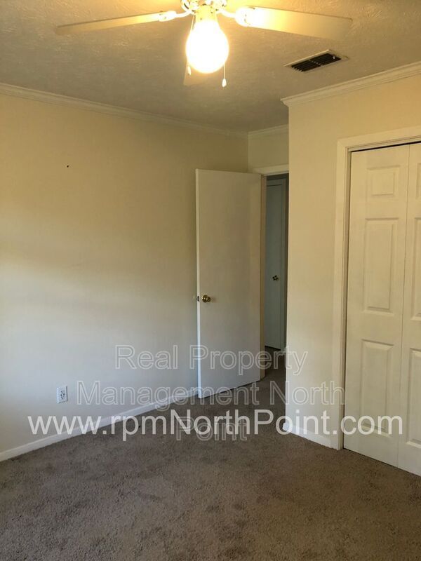 Building Photo - 676 Anderson Walk