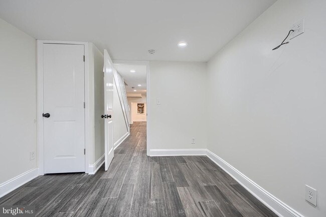 Building Photo - 404 N Robinson St