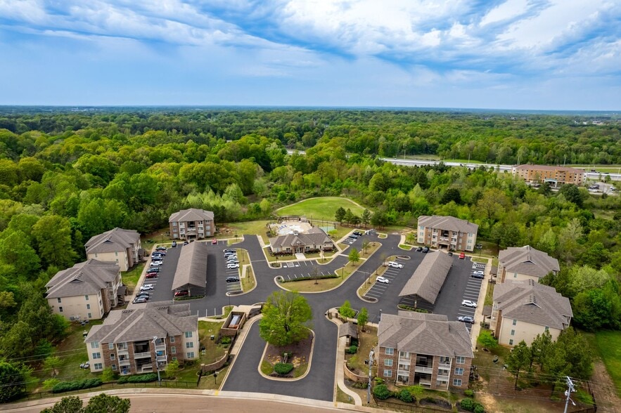 Building Photo - The Villages of Campbell Oaks