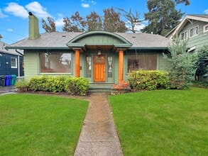 Building Photo - 4 bed 2 bath NE Portland home