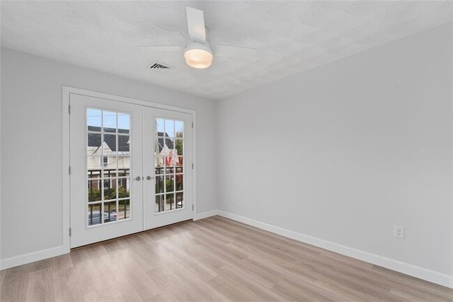 Building Photo - 45 Windsor Rd