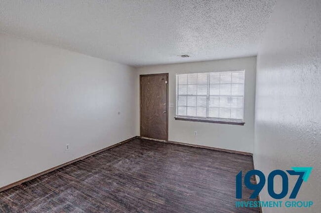 Building Photo - Charming 3-Bedroom Home in Moore with Spac...