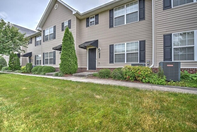 Primary Photo - 2121 S Greenwood Dr