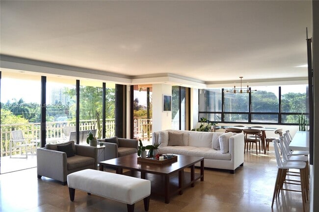 Building Photo - 11113 Biscayne Blvd