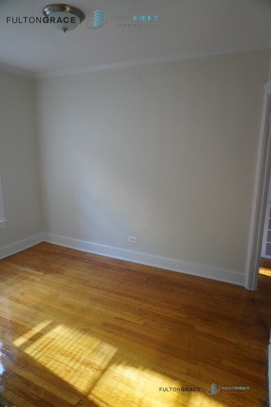 Building Photo - 1700-1710 W Albion