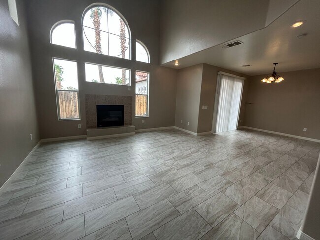 Building Photo - A Beautiful Town Home around the Spring Va...