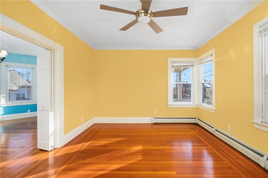 Building Photo - 73 Bayside Ave