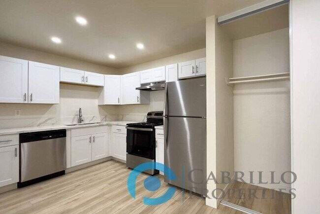 Building Photo - 8453 Carlisle Dr