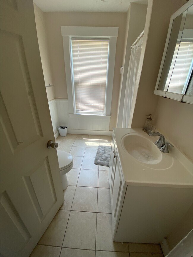 Building Photo - 109 Chestnut St