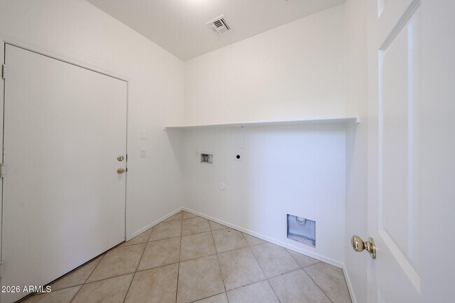 Building Photo - 14584 W Watson Ln