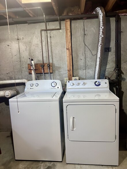 Washer/Dryer-Basement - 97 Pennell Ave