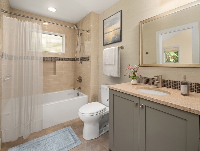 Building Photo - 3bd/3.5ba Mercer Island Home