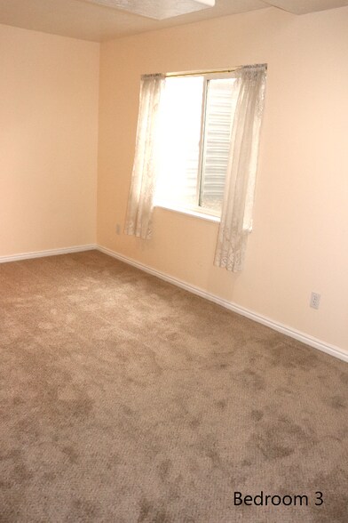 Building Photo - 7896 Goldenpointe Wy