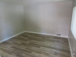 Building Photo - MADERA