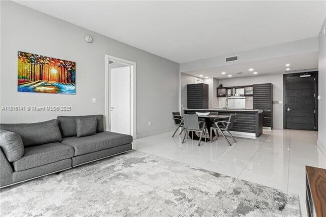 Building Photo - 200 Biscayne Blvd Way