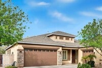 Building Photo - 3220 N 136th Dr