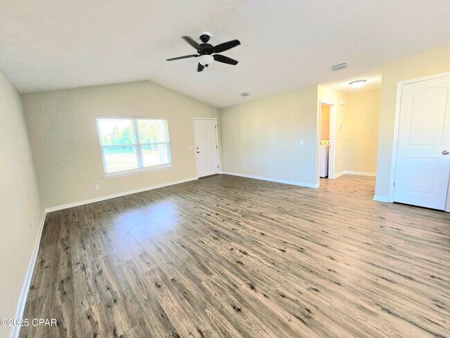 Building Photo - 3225 10 Acre Rd
