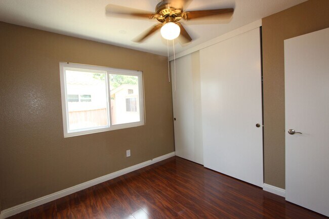 Building Photo - Beautiful 4 bedroom 2 bathroom home in Mira Mesa available now