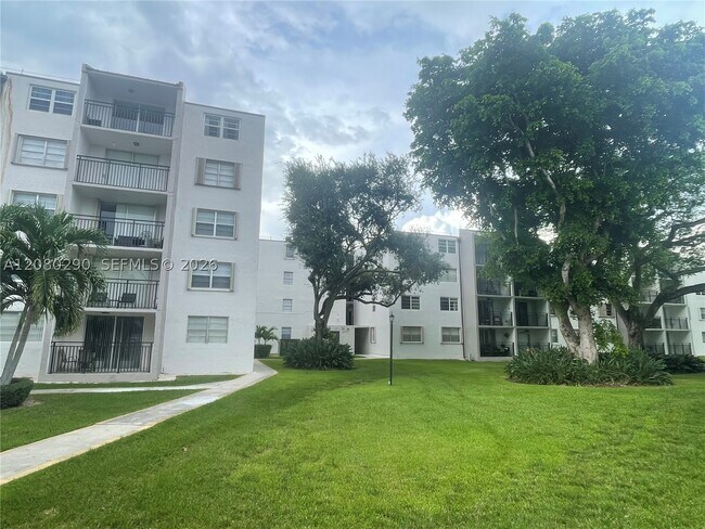 Building Photo - 14150 SW 84th St