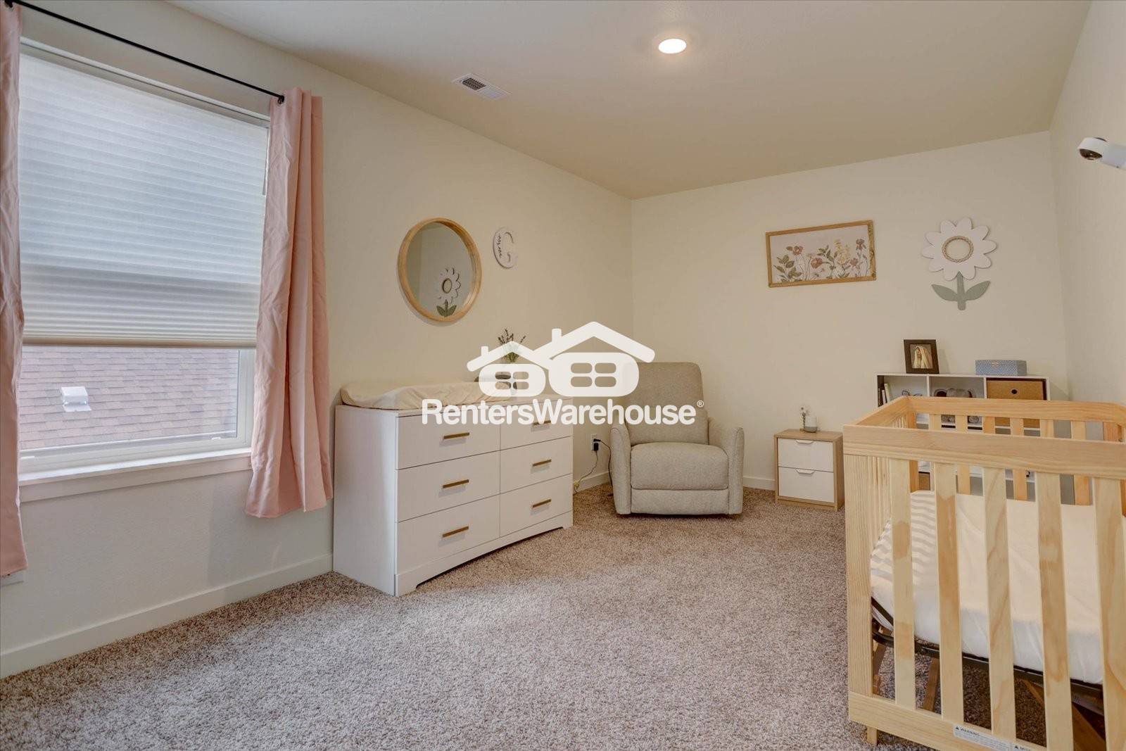 Building Photo - 2042 Rosette Ln