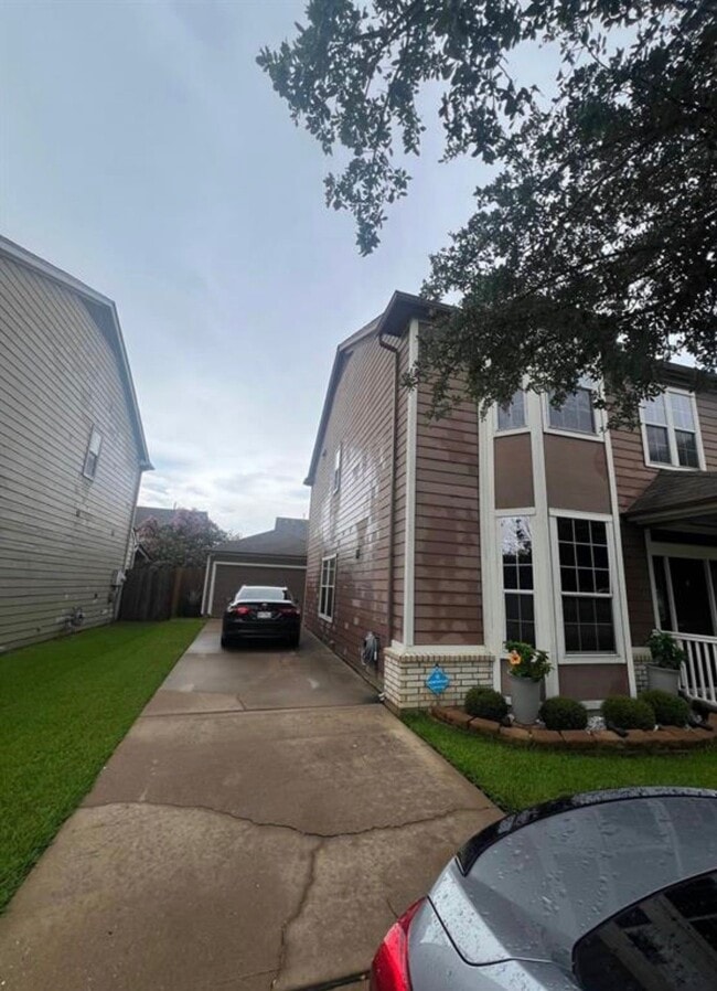 Building Photo - 18710 Sandelford Dr