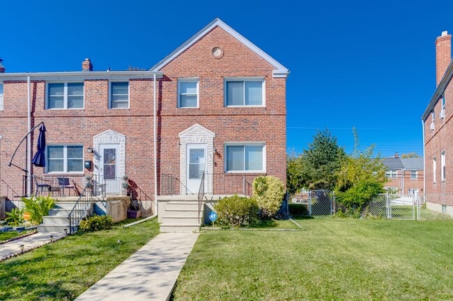 Primary Photo - Charming End-Unit Townhome