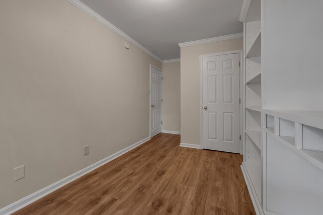Building Photo - 2347 Stonewood Ln
