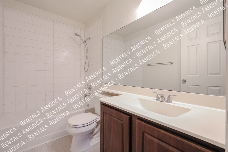 Building Photo - 101 N 7th St