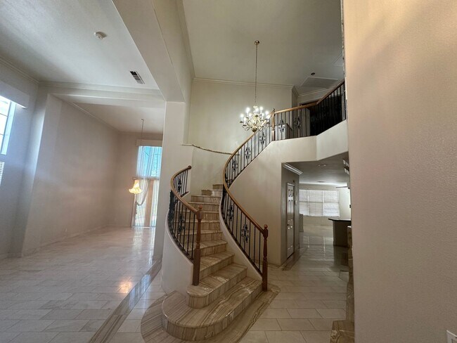 Building Photo - 3854 Broadmead St