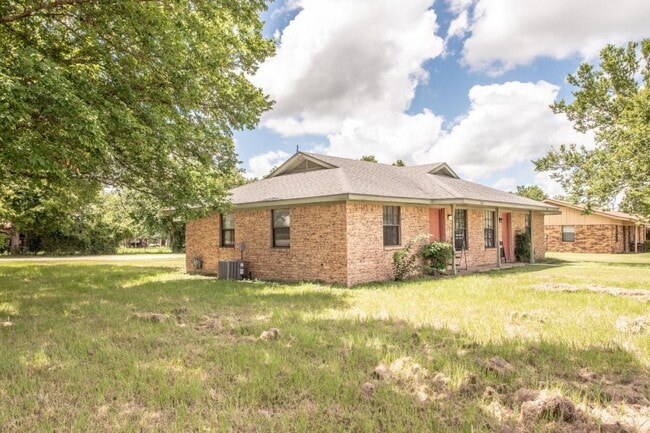 Building Photo - 1801 Cheryl Dr