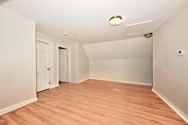 Building Photo - 2166 S 6th St