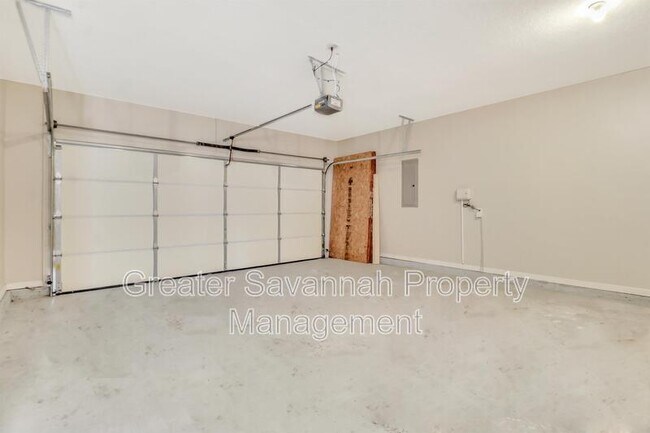 Building Photo - 601 Bristol Way