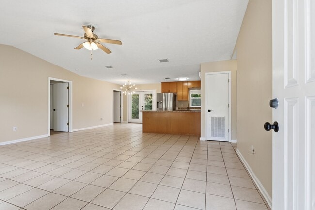 Building Photo - 533 Joseph Cir