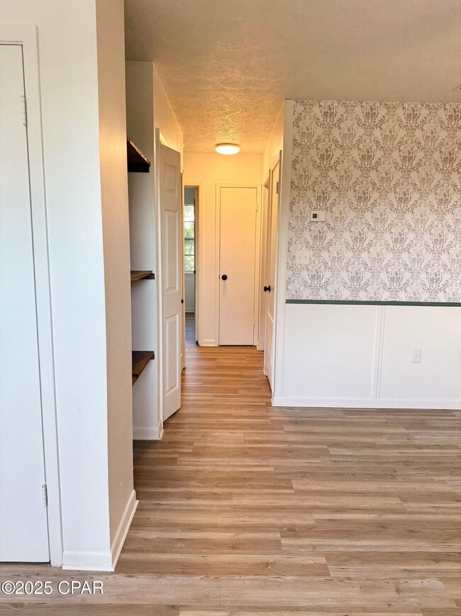 Building Photo - 506 N 11th St