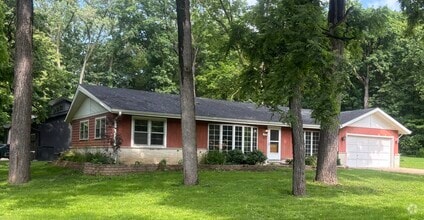 Building Photo - 144 N Maple Ave