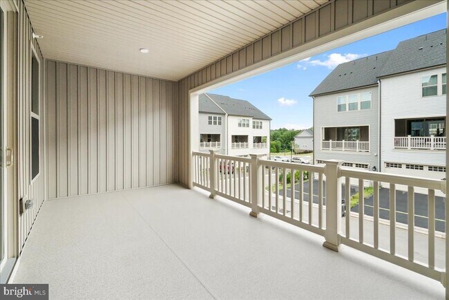 Building Photo - 10132 Lake Linganore Blvd