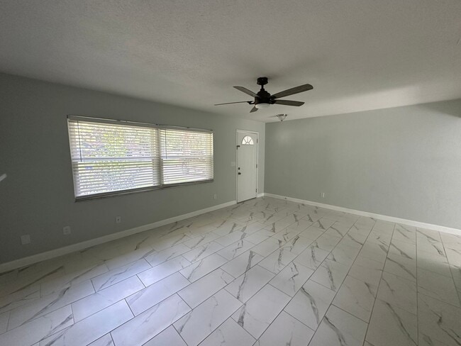 Building Photo - Fully remodeled 3/2 home for rent in the h...